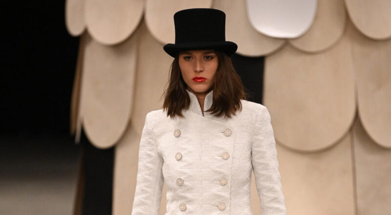 Chanel Haute Couture S/S 23: cómo soñar despierta con el “chic” más fabuloso que se pueda imaginar
