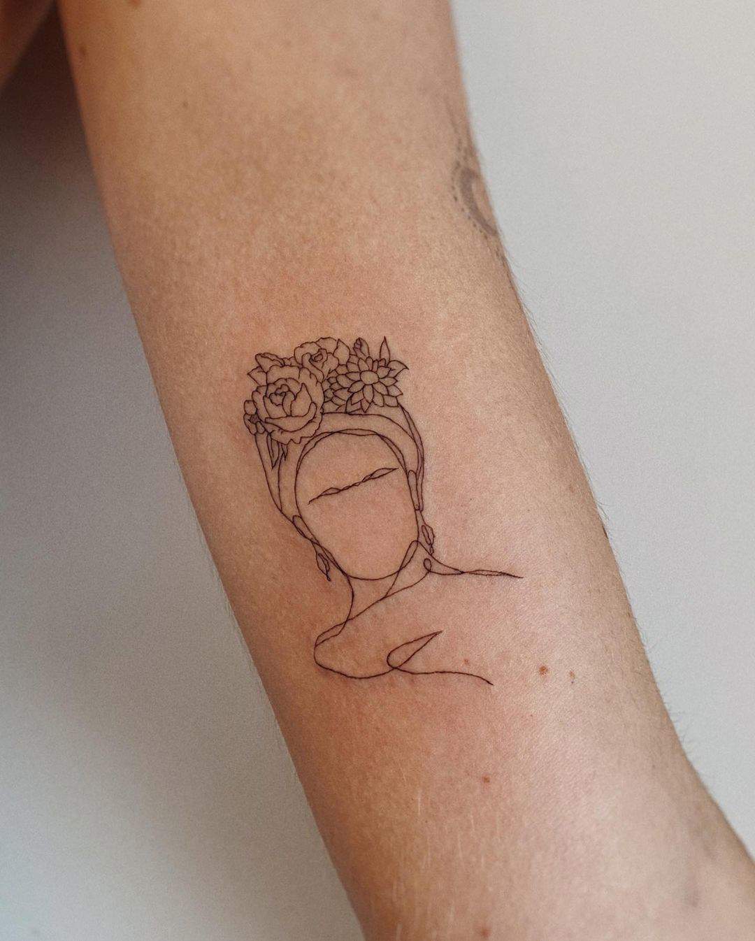 Tattoo de Frida Kahlo en el brazo