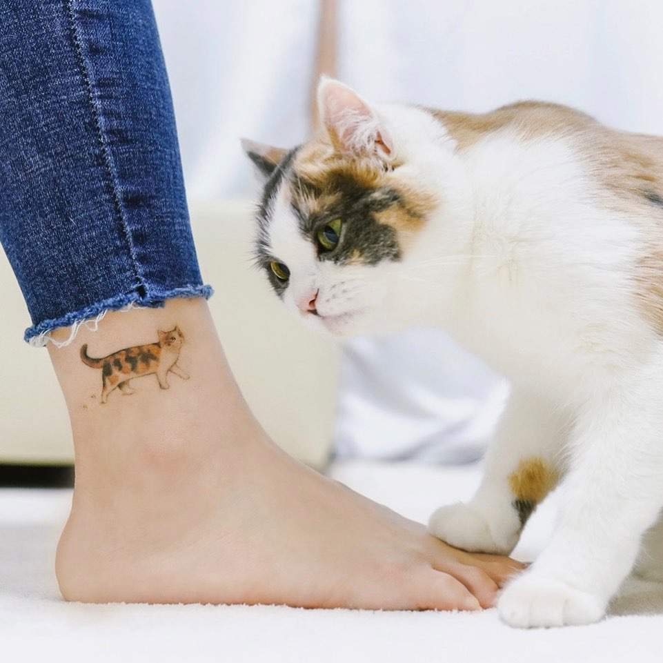 Tatuajes pequeños de gatos