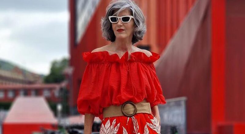 La blusa con manguita de H&M que enamora a las mujeres de 50+: ya la ha fichado Carmen Gimeno y adelgaza