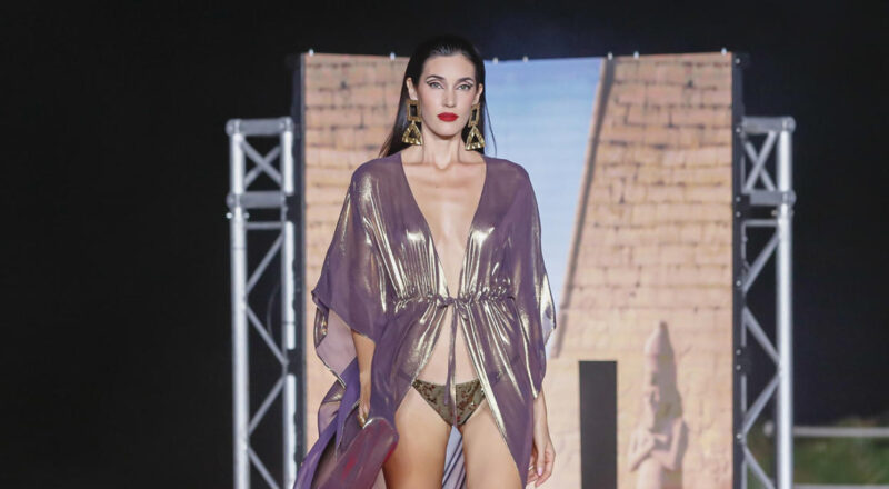 Lola Casademunt by Maite presenta su nueva colección de moda de baño Iconic Luxor Swimwear en Tenerife Fashion Beach